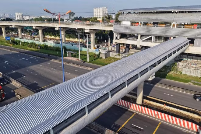 Ga Phước Long, một trong 7 nhà ga trên cao sẽ được lắp hệ thống thang máy mang lại tiện ích cho hành khách đi tuyến Metro số 1. (Ảnh: QUÝ HIỀN)