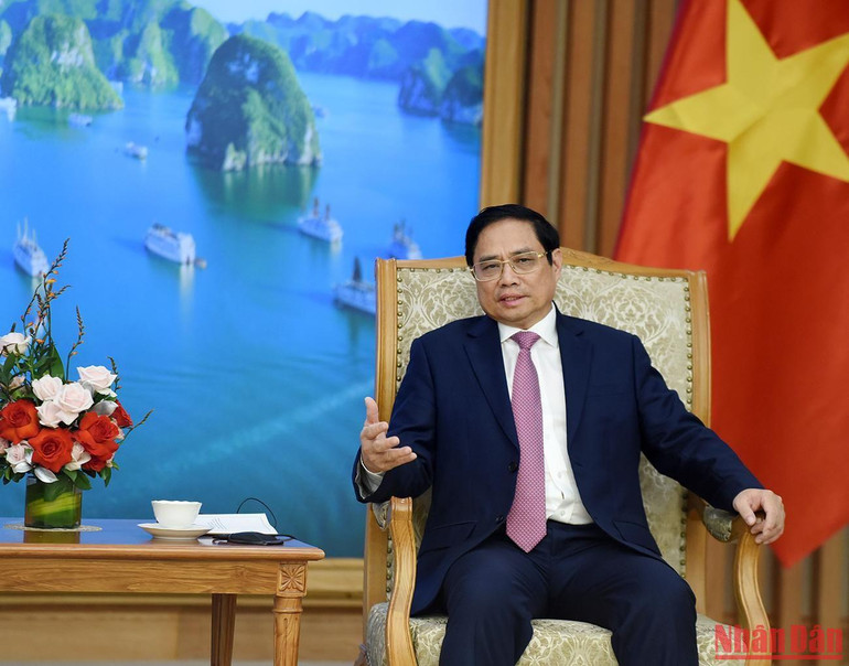 Thủ tướng khẳng định Việt Nam luôn mong muốn thúc đẩy hơn nữa quan hệ Đối tác Chiến lược với Singapore. Thủ tướng khẳng định Việt Nam luôn mong muốn thúc đẩy hơn nữa quan hệ Đối tác Chiến lược với Singapore.