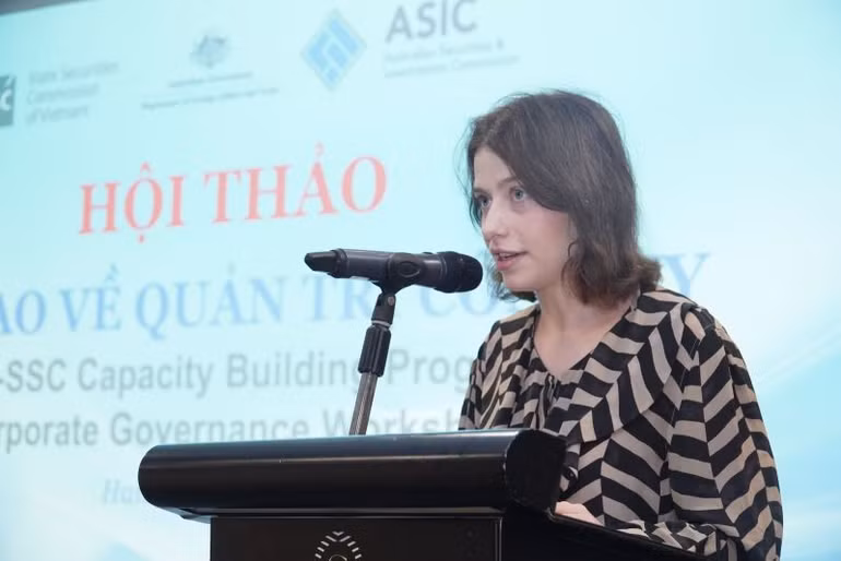 Bà Arabella Bennett, Bí thư thứ hai, Đại sứ quán Úc tại Việt Nam phát biểu tại Hội thảo. Bà Arabella Bennett, Bí thư thứ hai, Đại sứ quán Úc tại Việt Nam phát biểu tại Hội thảo.