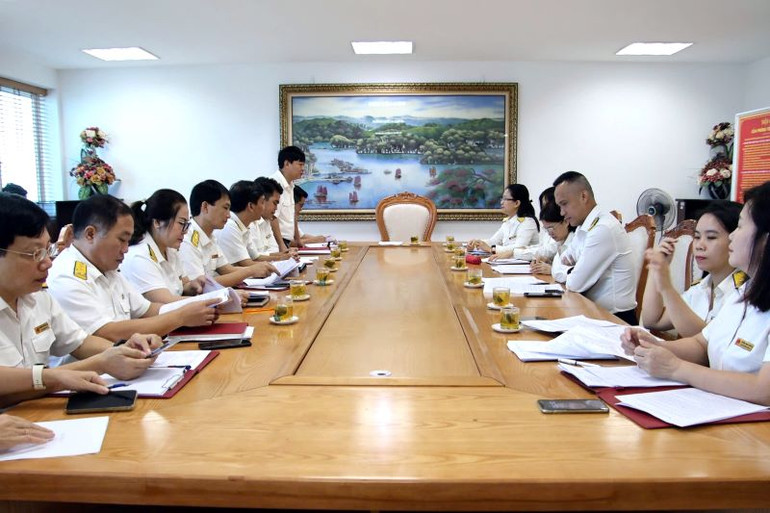 Đoàn công tác đề nghị Cục Thuế tỉnh Phú Thọ tăng cường phối hợp với các sở, ban, ngành địa phương để rà soát kịp thời hồ sơ của người nộp thuế để có phương án triển khai chính sách hỗ trợ đúng quy định của pháp luật thuế.