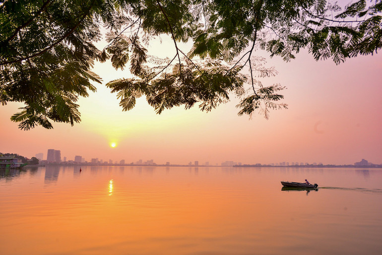 Hồ Tây thơ mộng sẽ là bối cảnh diễn ra Chương trình Hòa nhạc ánh sáng-Chào năm mới 2025. (Ảnh: Duy Linh) Hồ Tây thơ mộng sẽ là bối cảnh diễn ra Chương trình Hòa nhạc ánh sáng-Chào năm mới 2025. (Ảnh: Duy Linh)