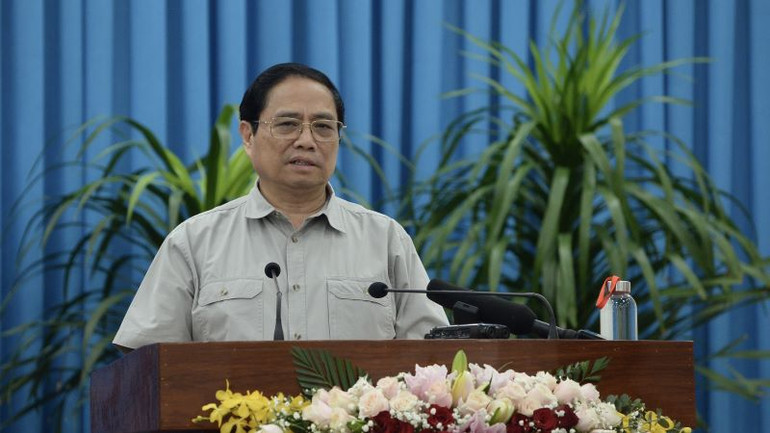 Thủ tướng khuyến khích tỉnh phát huy mạnh mẽ truyền thống lịch sử cách mạng, văn hóa, tinh thần tự lực, tự cường, đoàn kết, đi lên từ bàn tay, khối óc, lợi thế thiên nhiên đất, trời của mình, vươn lên mạnh mẽ bằng sức mạnh nội sinh, không trông chờ, ỷ lại, góp phần xây dựng nền kinh tế độc lập, tự chủ.