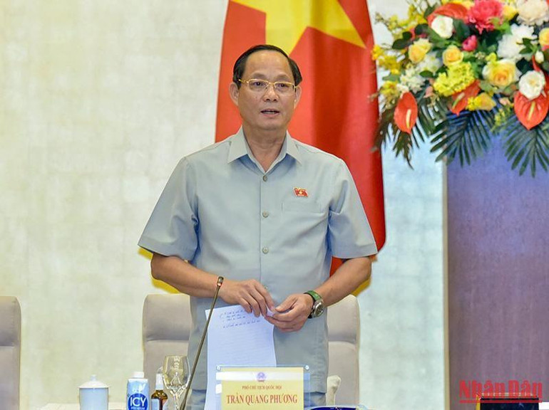 Phó Chủ tịch Quốc hội Trần Quang Phương, Trưởng đoàn giám sát phát biểu kết luận buổi làm việc.