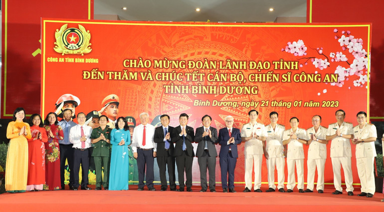 Thường trực Tỉnh ủy, Ban Thường vụ Tỉnh ủy Bình Dương đã đến thăm và chúc Tết Công an tỉnh Bình Dương. Thường trực Tỉnh ủy, Ban Thường vụ Tỉnh ủy Bình Dương đã đến thăm và chúc Tết Công an tỉnh Bình Dương.