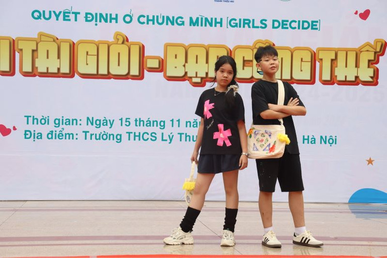 Các em học sinh trình diễn thời trang tại Chương trình "Tôi tài giỏi-Bạn cũng thế".