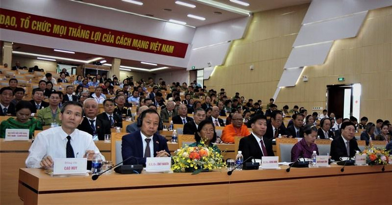 Các đại biểu về dự chương trình “Gặp gỡ hữu nghị và hợp tác nhân dân Việt Nam-Campuchia lần thứ 5”.