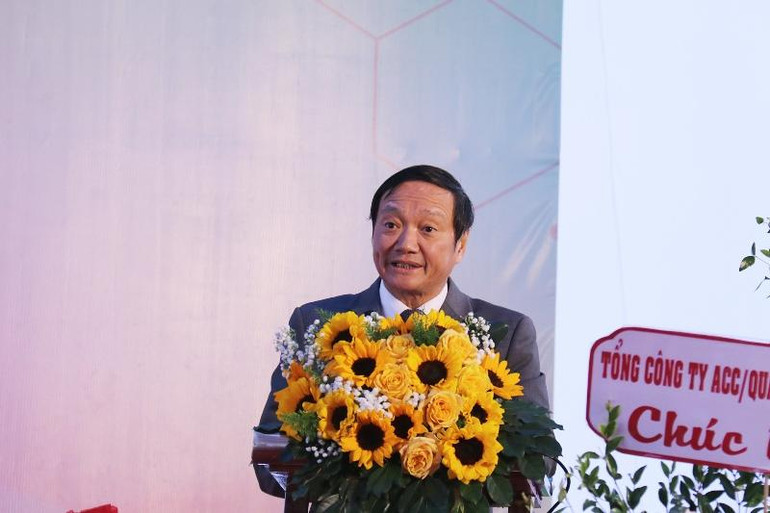 Đại sứ Nguyễn Bá Hùng phát biểu tại buổi lễ. (Ảnh: Trịnh Dũng)