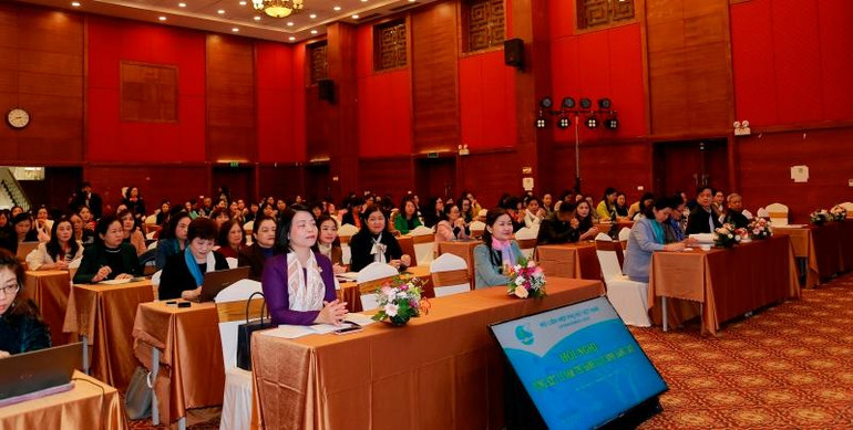 Toàn cảnh hội nghị.