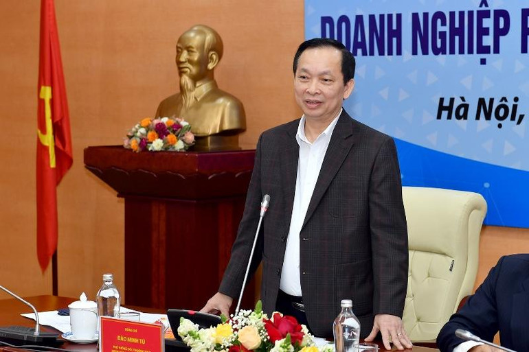 Phó Thống đốc Thường trực Ngân hàng Nhà nước Việt Nam Đào Minh Tú phát biểu tại cuộc họp.