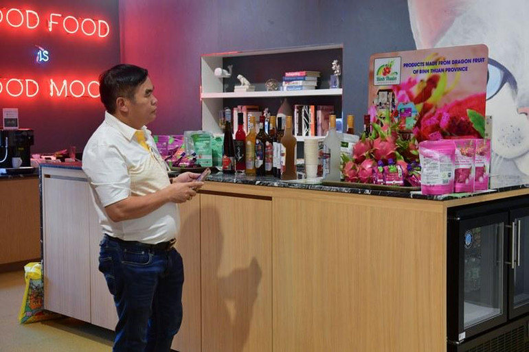 Một số sản phẩm của các doanh nghiệp mang tới giới thiệu tại diễn đàn.