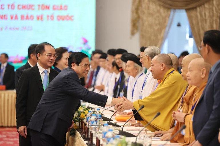 Thủ tướng Chính phủ Phạm Minh Chính gặp gỡ đại diện các tổ chức tôn giáo. (Ảnh: VGP)