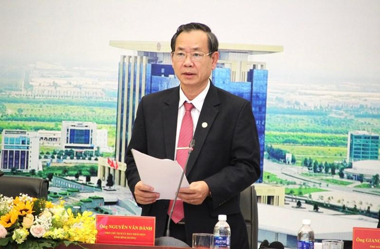 Phó Chủ tịch Ủy ban nhân dân tỉnh Bình Dương Nguyễn Văn Dành phát biểu ý kiến tại hội thảo.