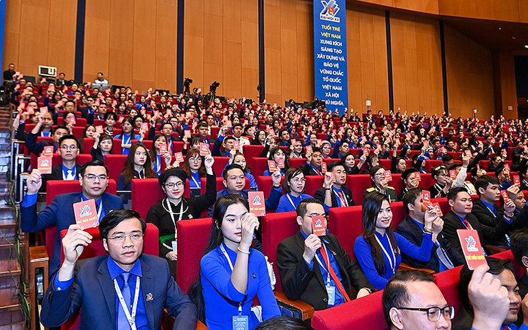 Các đại biểu biểu quyết tại Đại hội. Các đại biểu biểu quyết tại Đại hội.