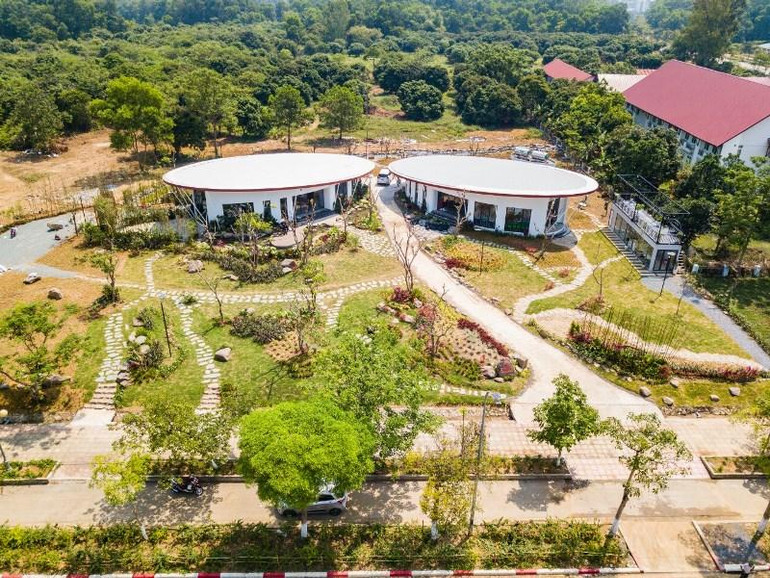 Thư viện Đại học Quốc gia Hà Nội tại Hòa Lạc. Thư viện Đại học Quốc gia Hà Nội tại Hòa Lạc.