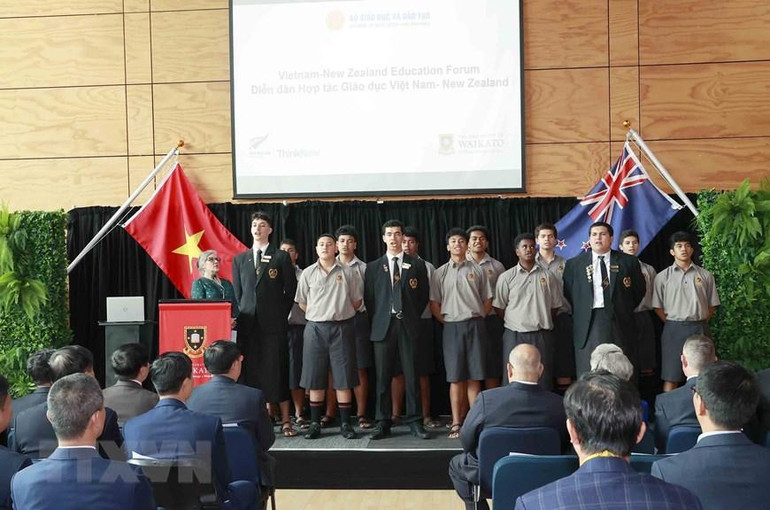 Lễ tiếp đón Chủ tịch Quốc hội Vương Đình Huệ và Đoàn đại biểu Quốc hội Việt Nam theo phong tục người Maori. (Ảnh: Doãn Tấn/TTXVN)