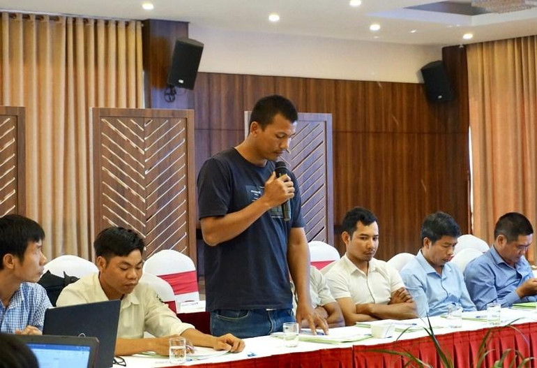Anh Y Vinh, một chủ voi tại huyện Lắc chia sẻ tại Hội thảo.