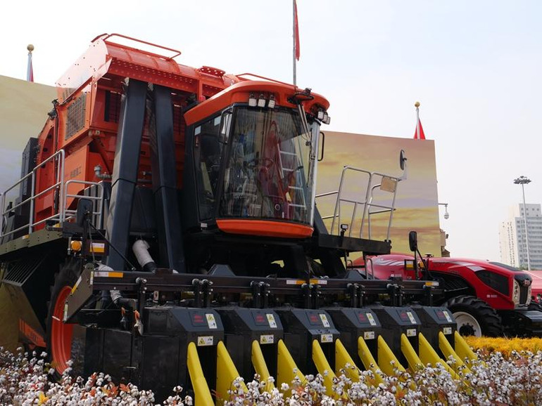 Nhiều máy móc hiện đại được trưng bày tại triển lãm. (Ảnh: VI SA)