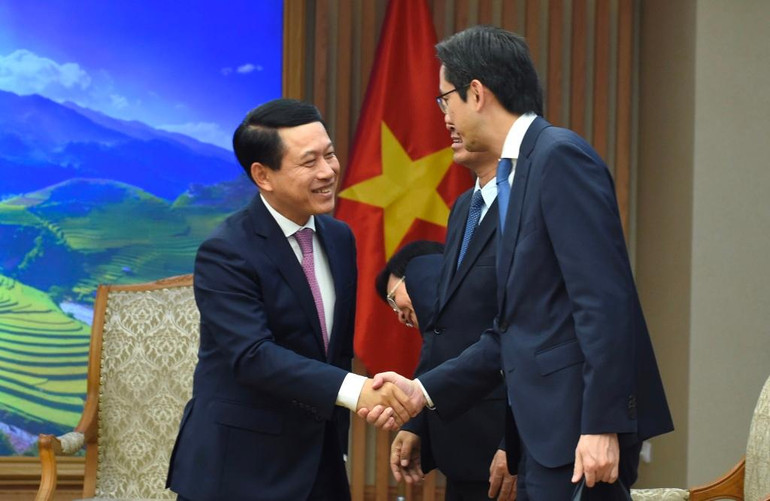 Phó Thủ tướng, Bộ trưởng Ngoại giao Lào Saleumxay Kommasith với đại diện lãnh đạo các bộ, ban ngành của Chính phủ Việt Nam.