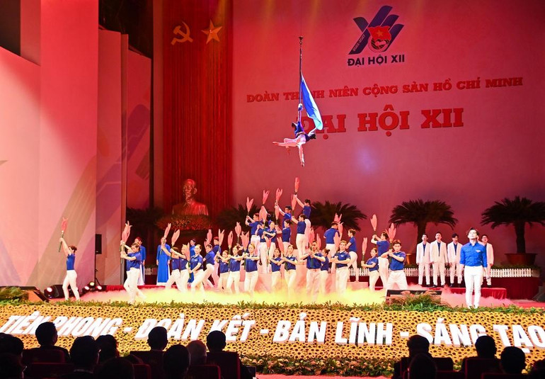 Chương trình nghệ thuật chào mừng đại hội. Chương trình nghệ thuật chào mừng đại hội.