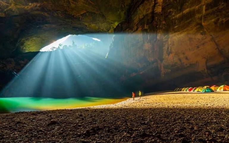 Hang Én - điểm đến hấp dẫn khách trong mùa đông này ở Quảng Bình (Ảnh: Oxalis).