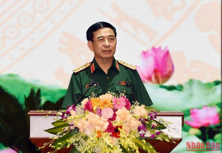 Đại tướng Phan Văn Giang, Bộ trưởng Quốc phòng phát biểu tại hội nghị.