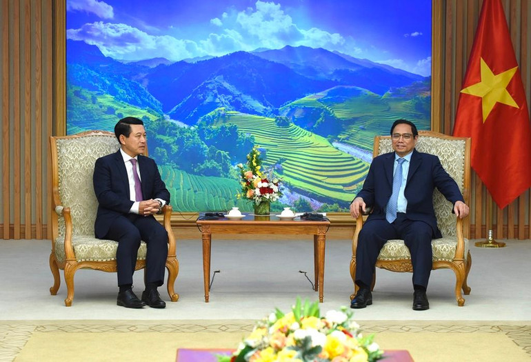 Thủ tướng Phạm Minh Chính tiếp Phó Thủ tướng, Bộ trưởng Ngoại giao Lào Saleumxay Kommasith.