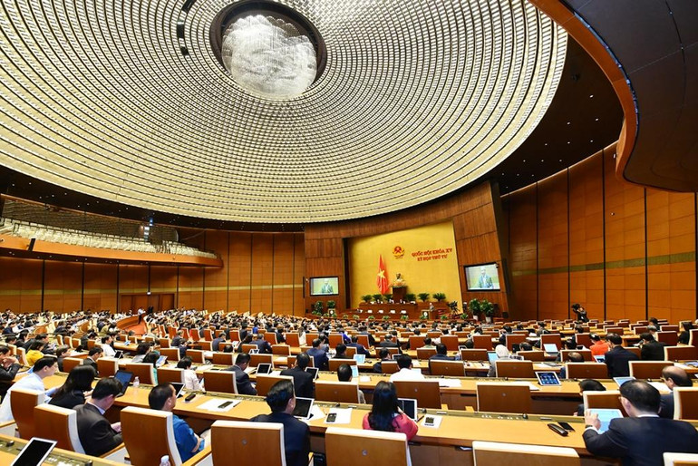 Quang cảnh phiên họp của Quốc hội sáng 21/10.