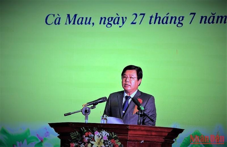 Bí thư Tỉnh ủy Cà Mau phát biểu kêu gọi các ngành chức năng và các tầng lớp nhân dân trong tỉnh tiếp tục chung tay chăm lo tốt hơn nữa đối với gia đình chính sách, người có công.