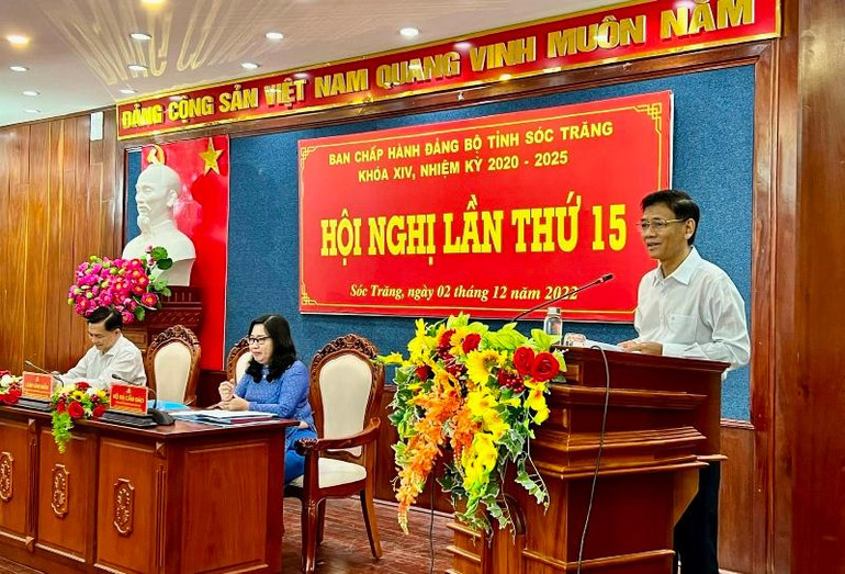 Đồng chí Lâm Văn Mẫn phát biểu chỉ đạo Hội nghị.