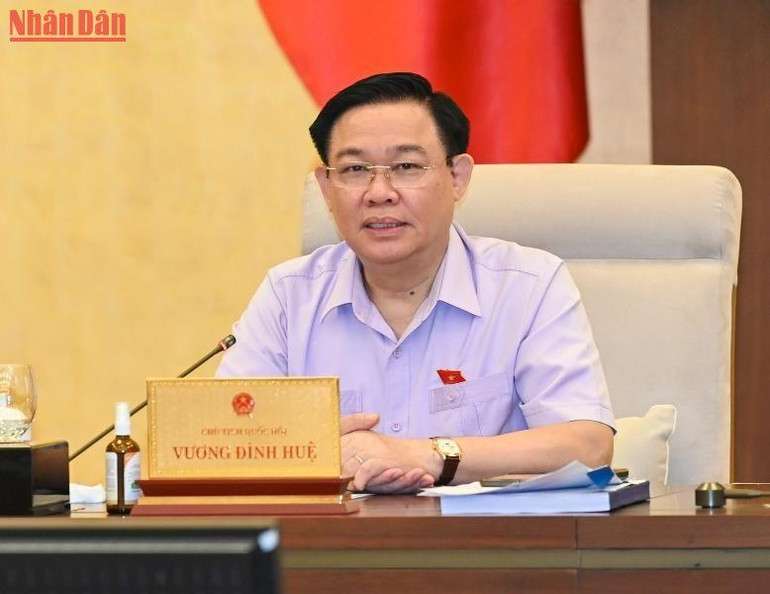 Chủ tịch Quốc hội Vương Đình Huệ phát biểu ý kiến thảo luận tại phiên họp. (Ảnh: Duy Linh)