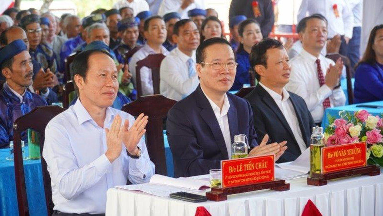 Thường trực Ban Bí thư Võ Văn Thưởng cùng lãnh đạo Trung ương MTTQ Việt Nam và tỉnh Thừa Thiên Huế dự Ngày hội Đại đoàn kết tại tổ dân phố 1, làng Triều Sơn Tây.