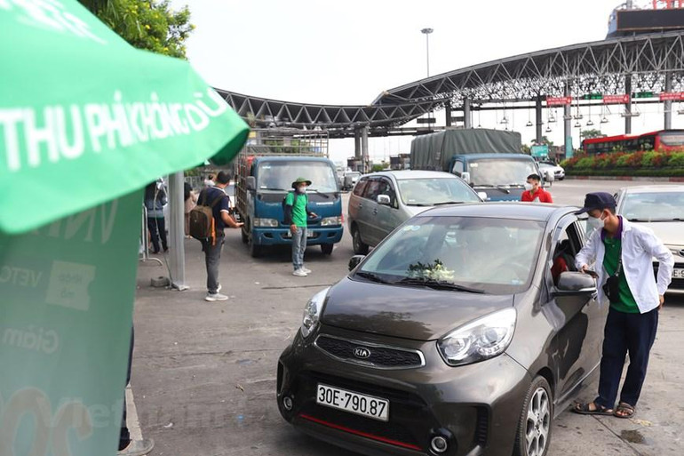 Nhiều phương tiện gặp lỗi khi qua trạm thu phí không dừng ảnh 16