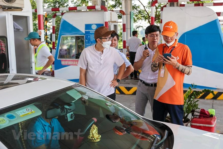 Nhiều phương tiện gặp lỗi khi qua trạm thu phí không dừng ảnh 5