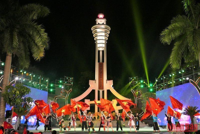 Không khí tại điểm cầu Hà Giang. (Ảnh: KHÁNH TOÀN)