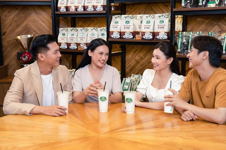 Các cửa hàng flagship trở thành động lực tăng trưởng của Phúc Long. Các cửa hàng flagship trở thành động lực tăng trưởng của Phúc Long.