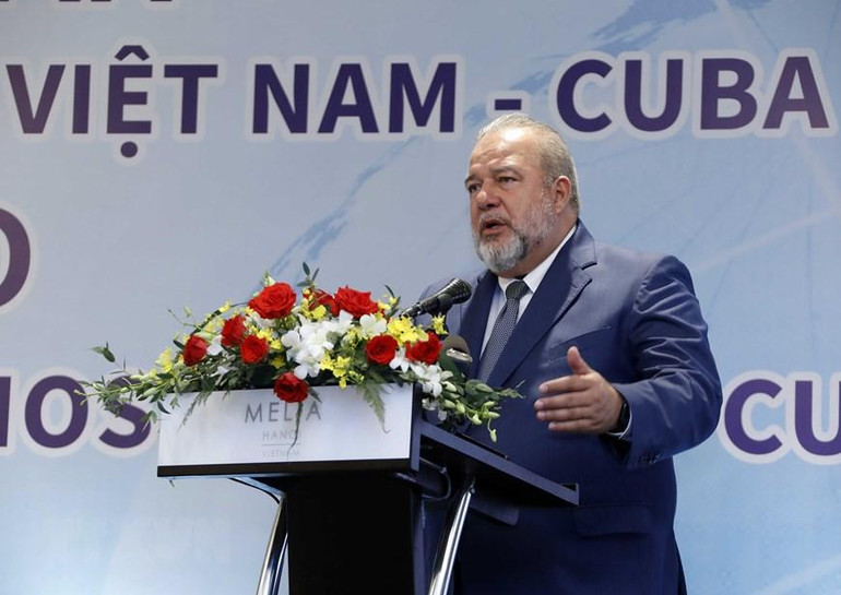 [Ảnh] Thủ tướng Cuba dự Diễn đàn xúc tiến kinh doanh Việt Nam-Cuba ảnh 4