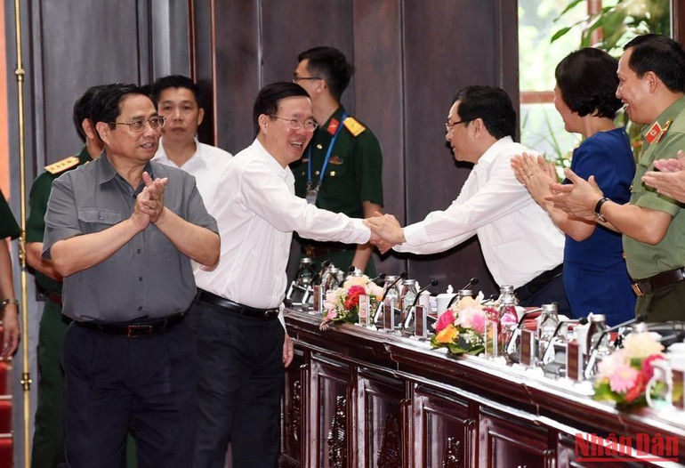 Đồng chí Phạm Minh Chính, Ủy viên Bộ Chính trị, Thủ tướng Chính phủ, Ủy viên Thường vụ Quân ủy Trung ương dự và chỉ đạo hội nghị.