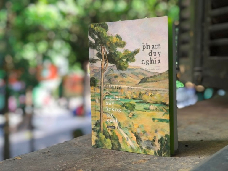 Tập truyện ngắn “Người bay trong gió xanh” của nhà văn Phạm Duy Nghĩa. Tập truyện ngắn “Người bay trong gió xanh” của nhà văn Phạm Duy Nghĩa.