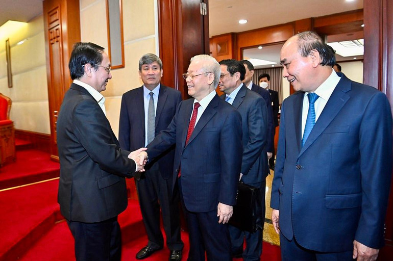 Tổng Bí thư Nguyễn Phú Trọng và các đồng chí lãnh đạo Đảng, Nhà nước và các đại biểu dự hội nghị.