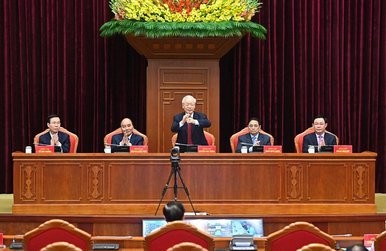 Tổng Bí thư Nguyễn Phú Trọng, Chủ tịch nước Nguyễn Xuân Phúc, Thủ tướng Phạm Minh Chính, Chủ tịch Quốc hội Vương Đình Huệ, Thường trực Ban Bí thư Võ Văn Thưởng đồng chủ trì hội nghị.