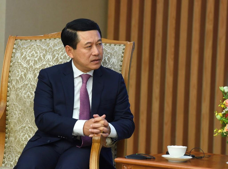 Phó Thủ tướng, Bộ trưởng Ngoại giao Lào Saleumxay Kommasith phát biểu tại buổi tiếp.