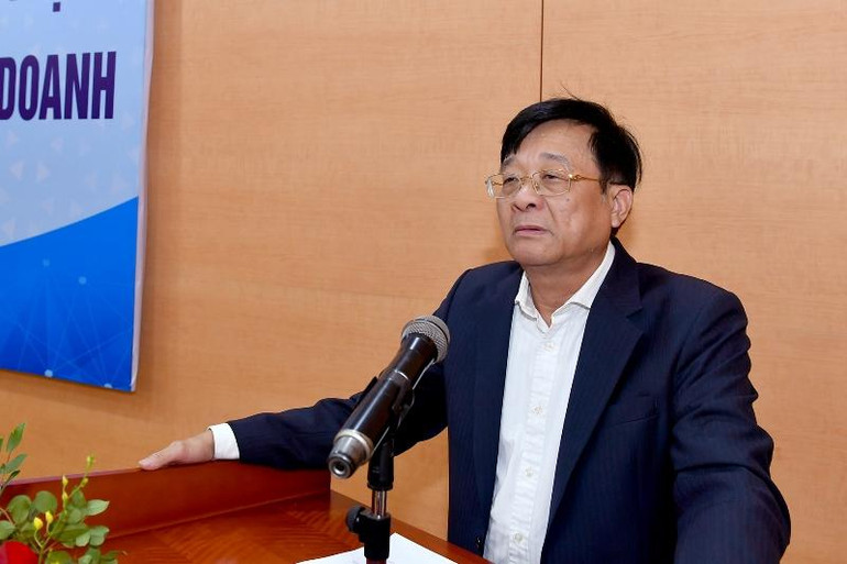 Tổng Thư ký Hiệp hội Ngân hàng Việt Nam Nguyễn Quốc Hùng phát biểu tại cuộc họp.