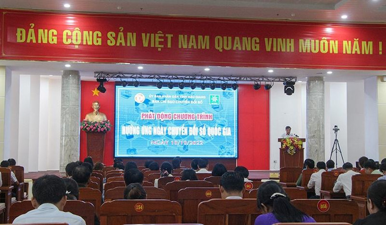 Quang cảnh buổi phát động hưởng ứng Ngày Chuyển đổi số Quốc gia.