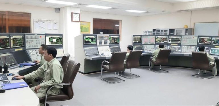 Công nhân vận hành có thể học, tra cứu tài liệu trên phần mềm E-learning.