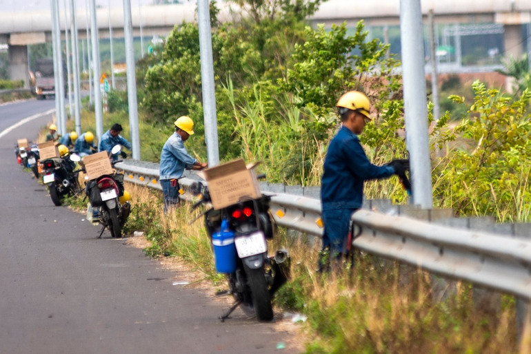 [Ảnh] Cao tốc Phan Thiết-Dầu Giây trước giờ thông xe ảnh 8