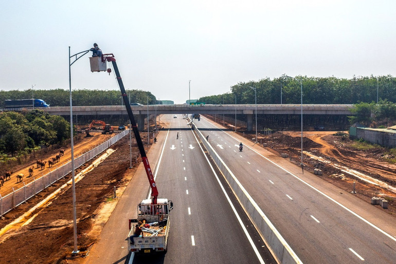 [Ảnh] Cao tốc Phan Thiết-Dầu Giây trước giờ thông xe ảnh 3