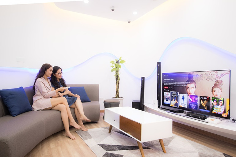 Khách hàng của VNPT được ưu đãi sử dụng gói Home Combo đặc biệt, tích hợp các dịch vụ: WiFi tốc độ cao, Truyền hình 4K và Di động (Data 4G/5G).