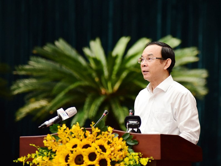 Đồng chí Nguyễn Văn Nên, Ủy viên Bộ Chính trị, Bí thư Thành ủy Thành phố Hồ Chí Minh phát biểu kết luận hội nghị. Đồng chí Nguyễn Văn Nên, Ủy viên Bộ Chính trị, Bí thư Thành ủy Thành phố Hồ Chí Minh phát biểu kết luận hội nghị.