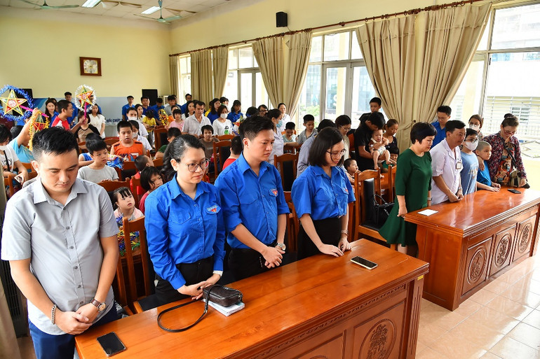 [Ảnh] Trung thu yêu thương cùng các em thiếu nhi tại Bệnh viện Phục hồi chức năng Hà Nội ảnh 4