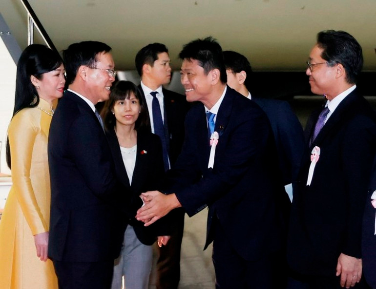 Lễ đón Chủ tịch nước Võ Văn Thưởng và Phu nhân tại sân bay Haneda, thủ đô Tokyo. (Ảnh: Thống Nhất/TTXVN)